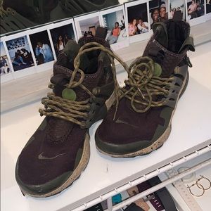 Olive green nike prestos